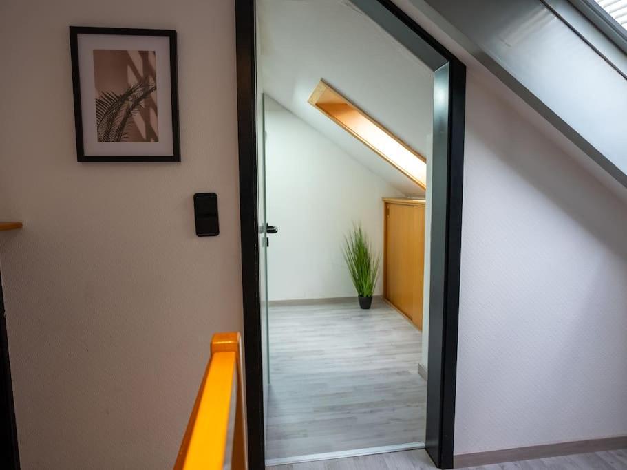 Serviceroom24 - Apartment 4 In Gladbeck Wlan - Smart-Tv - 24-7 Check-In Und Kueche Exterior photo