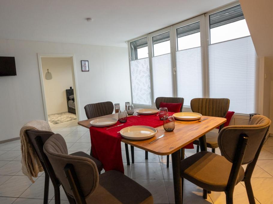 Serviceroom24 - Apartment 4 In Gladbeck Wlan - Smart-Tv - 24-7 Check-In Und Kueche Exterior photo