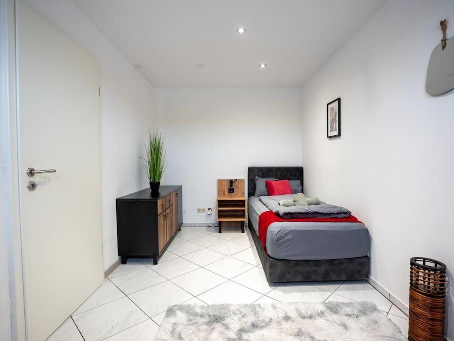 Serviceroom24 - Apartment 4 In Gladbeck Wlan - Smart-Tv - 24-7 Check-In Und Kueche Exterior photo