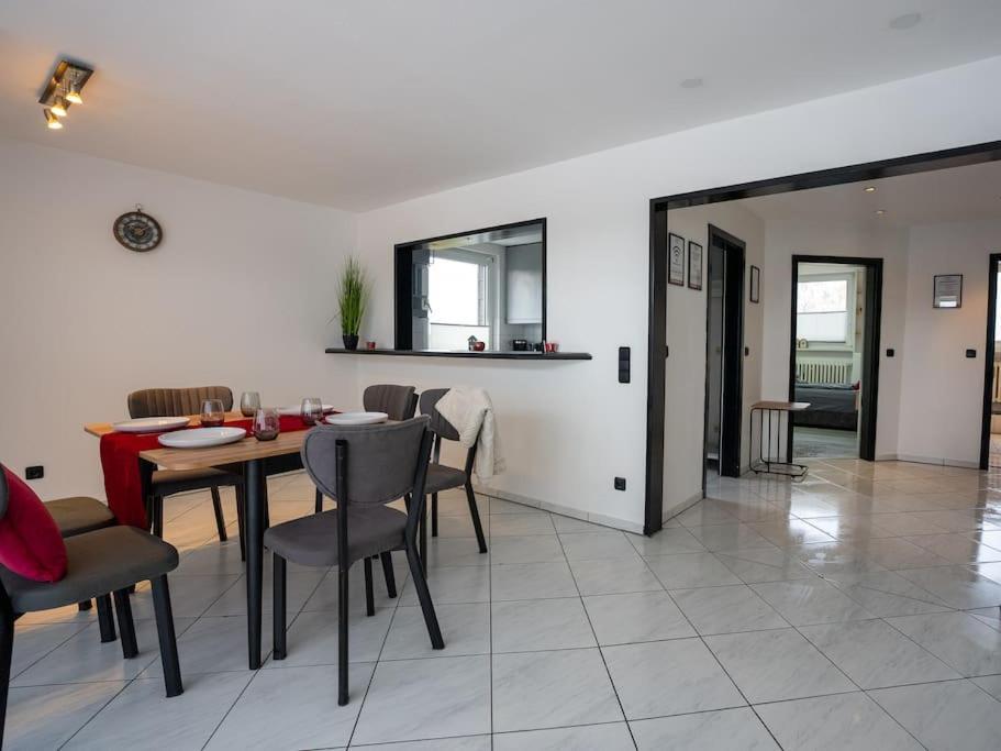 Serviceroom24 - Apartment 4 In Gladbeck Wlan - Smart-Tv - 24-7 Check-In Und Kueche Exterior photo